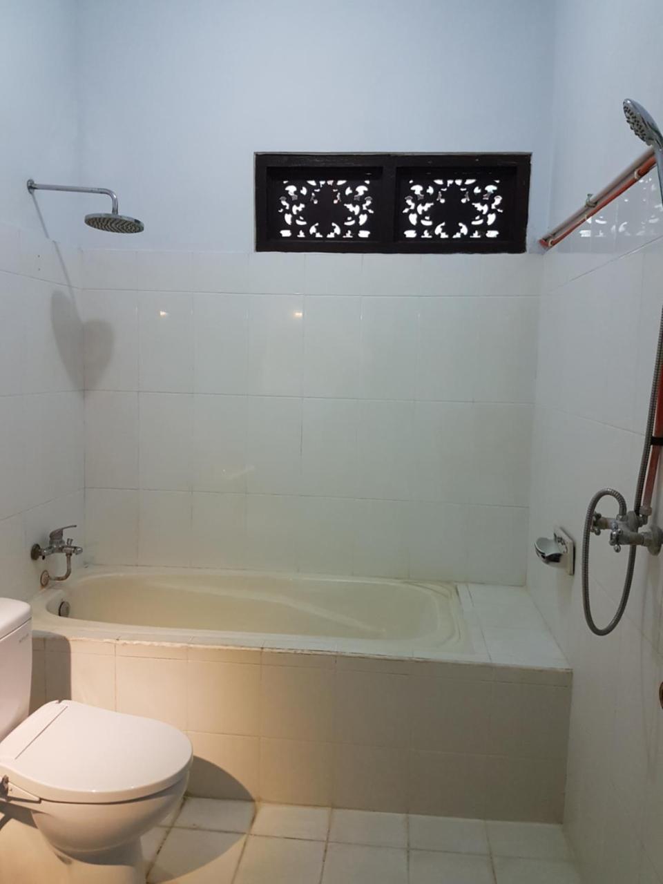 Mawar Homestay Canggu Buitenkant foto